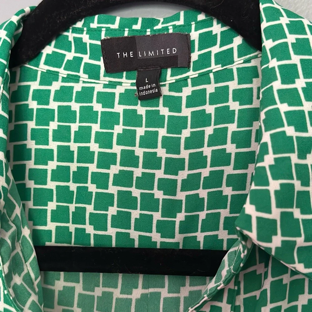 Button down blouse - Picture 1 of 3